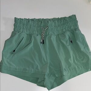 Athleta Girl Green Athletic Activewear Shorts Size Large (12)